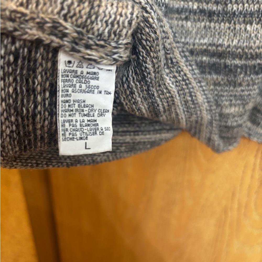 ‘Blue Family’ Benetton Black and Gray Striped Sweater - Picture 4 of 4